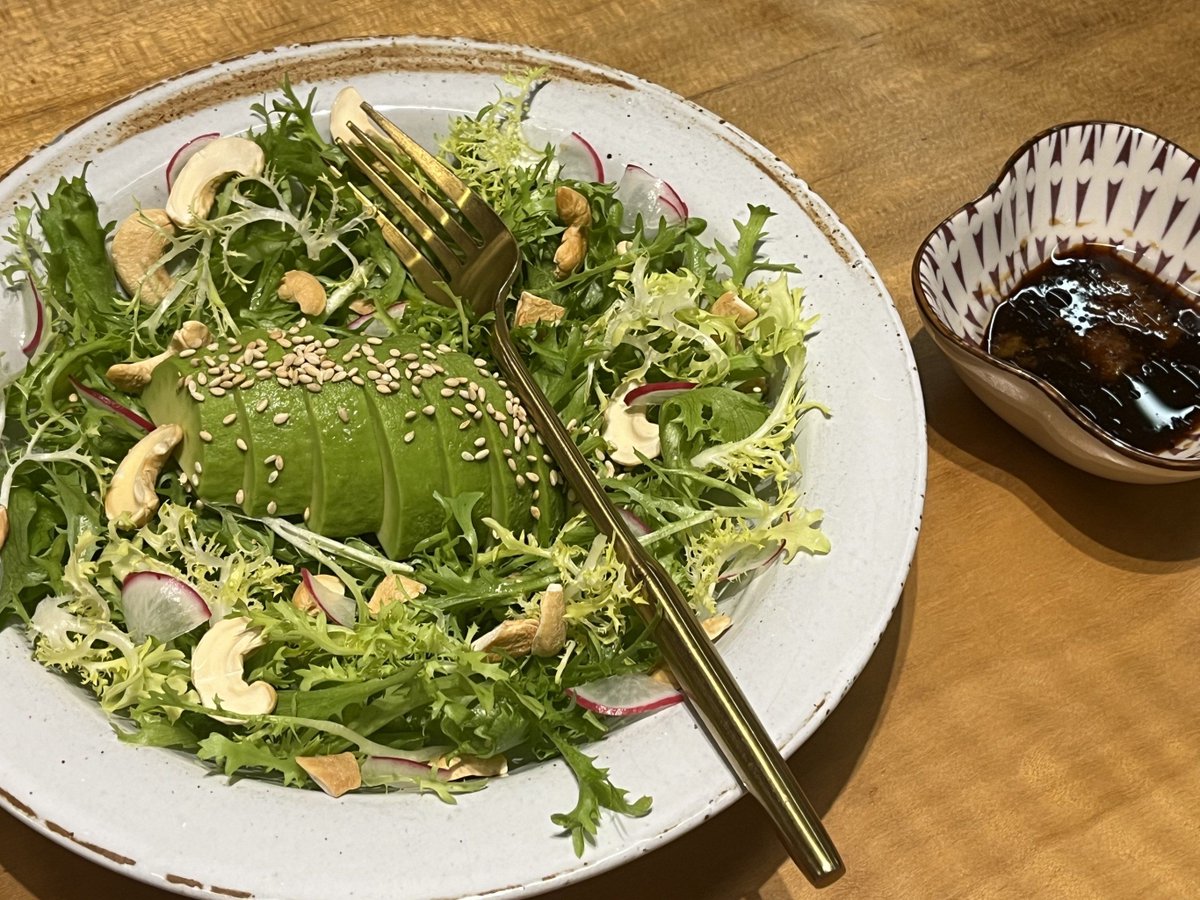 Prashant0830's tweet photo. Just tried organic cold-pressed spinach avocado salad mix  Creamy, fresh and perfect for quick weekday meals—no wilting, just vibrant greens that elevate any dish! #FoodReview #OrganicEats， https://t.co/LwZBAe7rBZ