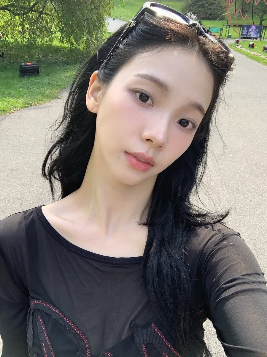 ddarkoir's tweet photo. aespa karina https://t.co/J8Lyj7zgSh