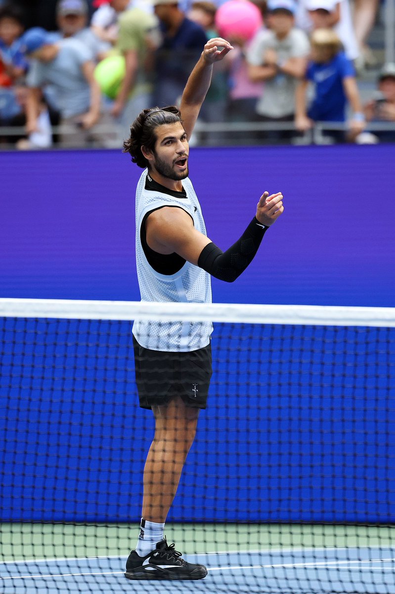 CarlosAlcara7_'s tweet photo. Cuartos! 🟠🐉 @usopen https://t.co/R2XVy3X3fr