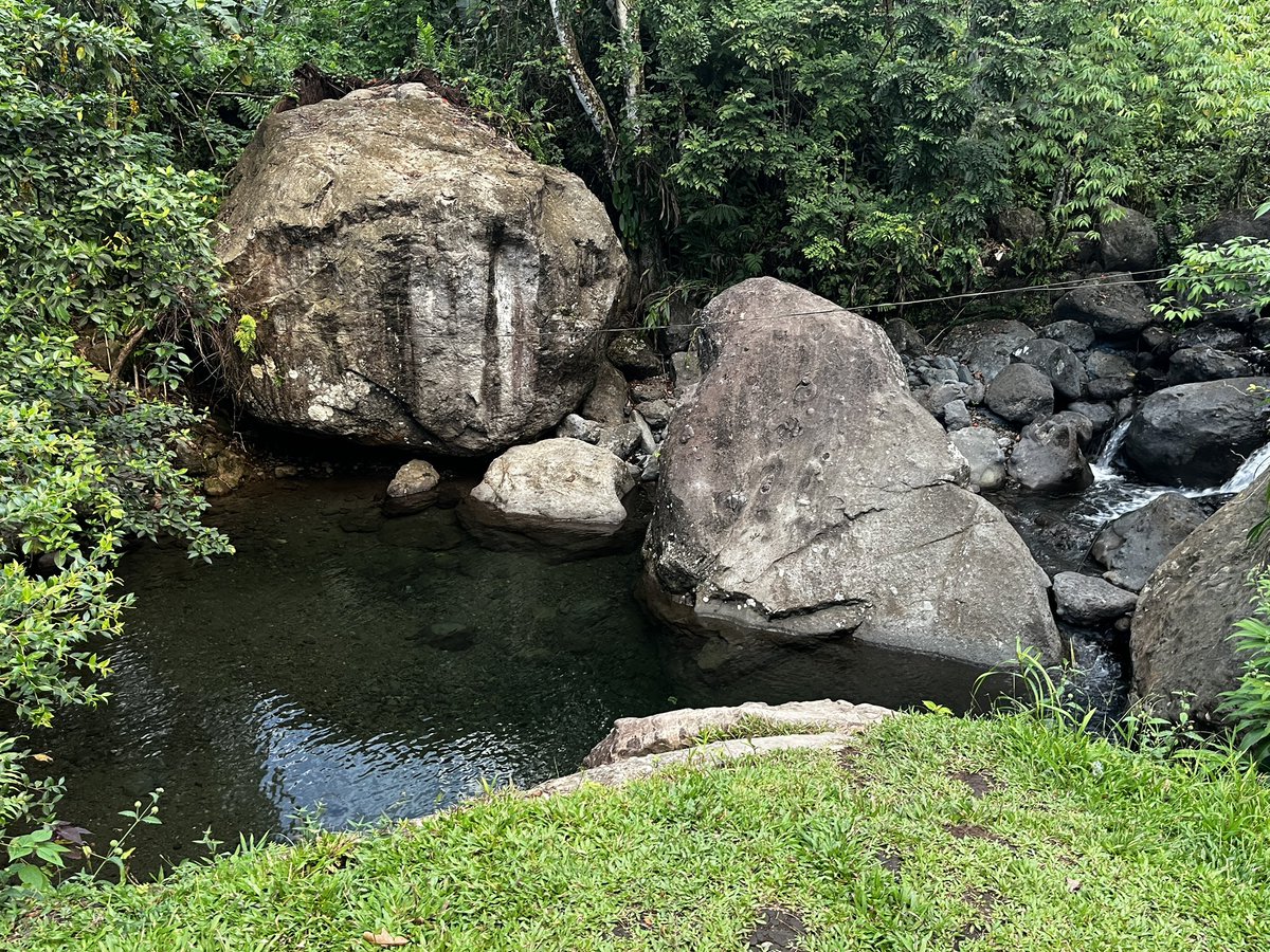B_Duresi's tweet photo. Photo challenge: stone
#PapuaNewGuinea🇵🇬 #Arawa #ARoB #Topinang_Village https://t.co/LBrNjgRVlY