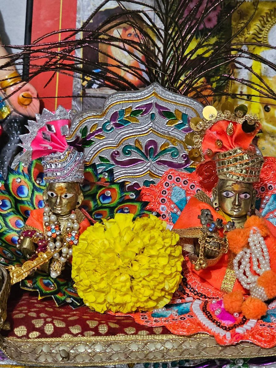 brajula_s's tweet photo. राधे कृष्णा सभी को राधे राधे https://t.co/wQbMvznw4E