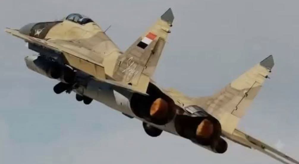 NaifAlmorise2's tweet photo. عاجل :
الطيران الحربي للقوات المسلحة اليمنية يدك تمركز لمليشيات الخوثي الإرهابية بجبل ناصة المطل على منطقة مريس والضالع  بثلاث غارات جوية . https://t.co/cN3AnXTd8L