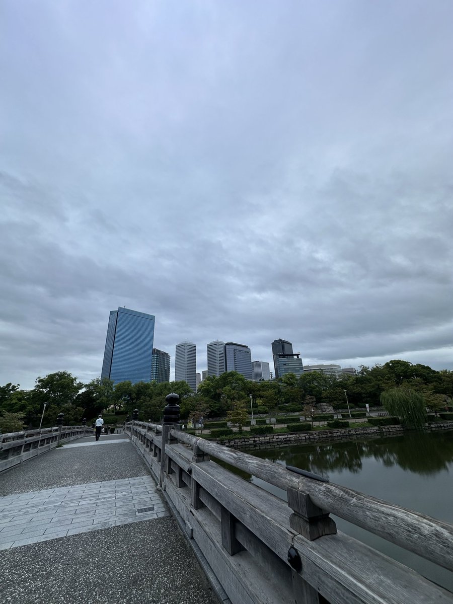 tama196's tweet photo. おはようございま〜す♪
(*´∇｀*)／
早朝から関東圏の警報情報がひっきりなしに流れてきます

すでに災害が発生している可能性が極めて高い状況だとか

心配ですね

大阪は曇り空
気温24℃ 湿度や気圧の影響もあるのか、不快な朝です

今週も、よろしくお願いします https://t.co/rO6XfEY3ty