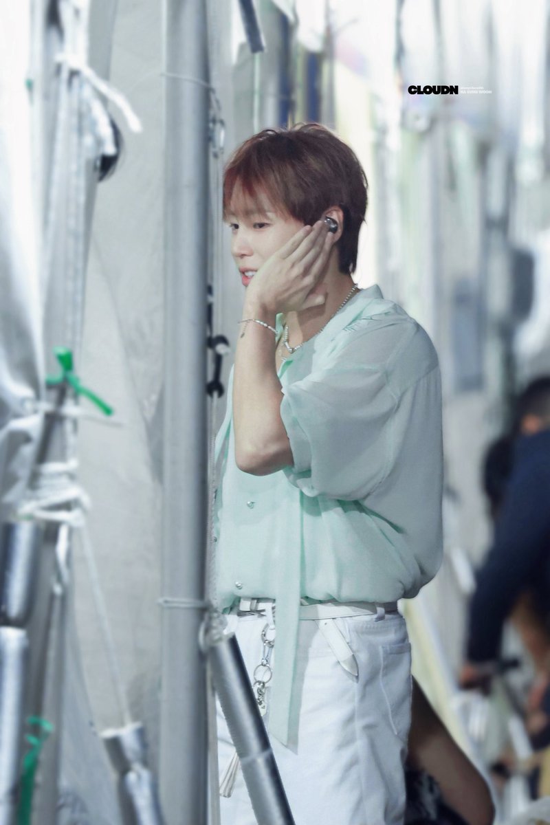 bluemazee's tweet photo. 와 몇번째 재입덕인지 감도안오네 매순간마다 입덕임 ㄷㄷ 
진짜 말그대로 말랑뽀둥꼬순내폴폴나는 작고소중한포메같아서 눈물한방울 https://t.co/unJR0X06ey