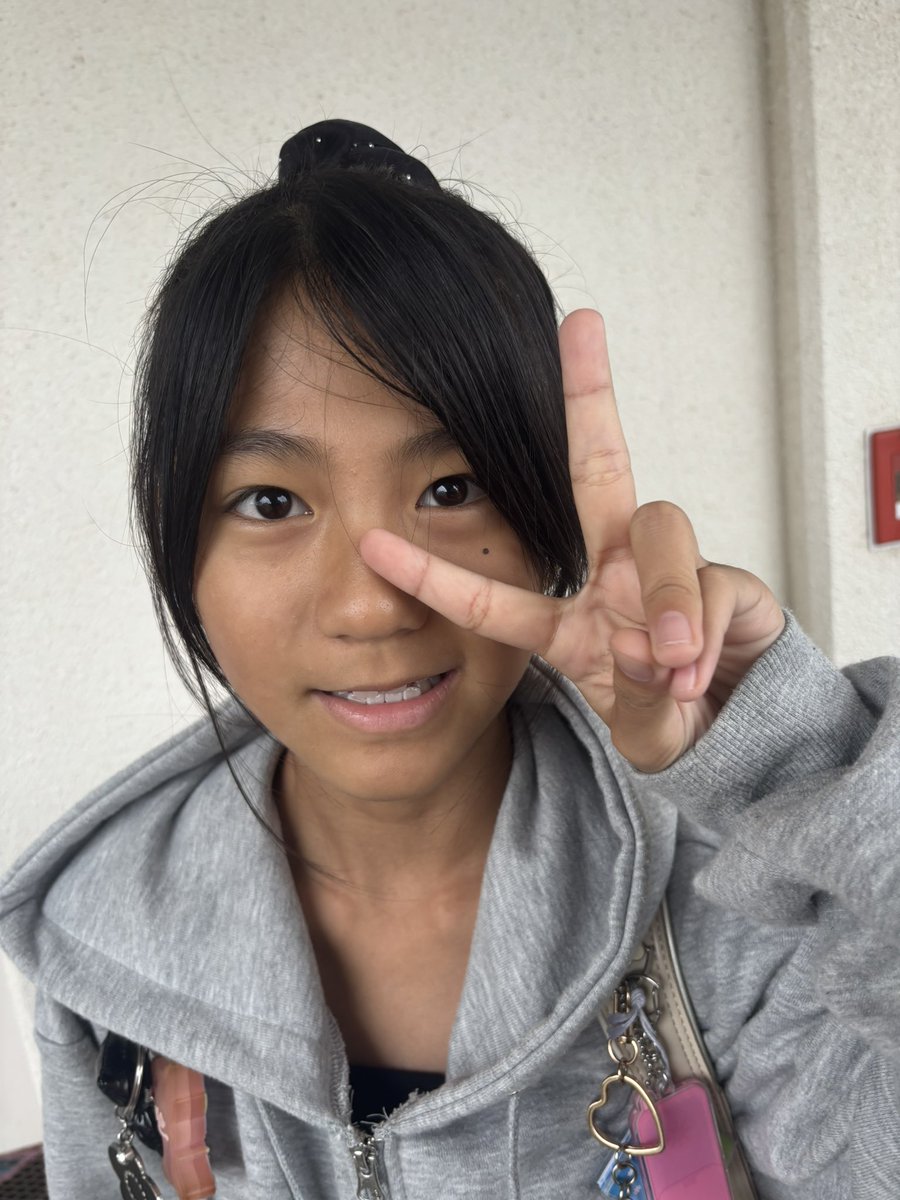 noa01060106's tweet photo. おはようございます☔️
警報次第でお休み?の可能性あったけど、無事小雨程度で学校へ🏫
さぁーて、今週も頑張るぞ💜
警報出ている地域の方、気を付けて下さいね💦
#X_Rhythm
#REVEL3 https://t.co/Tn662GyMMw