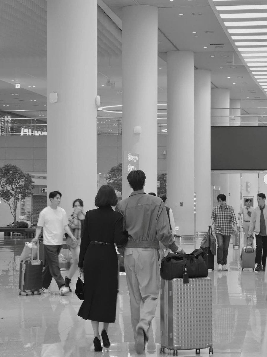 AbedAbed122983's tweet photo. Hold onnn, Kang Biyu and Jae-in are going to Prague??? 😕😕 Don’t tell me they’re actually moving there and staying for good
#songkang #janggyuri #fourhands https://t.co/HtCeuYsDy6