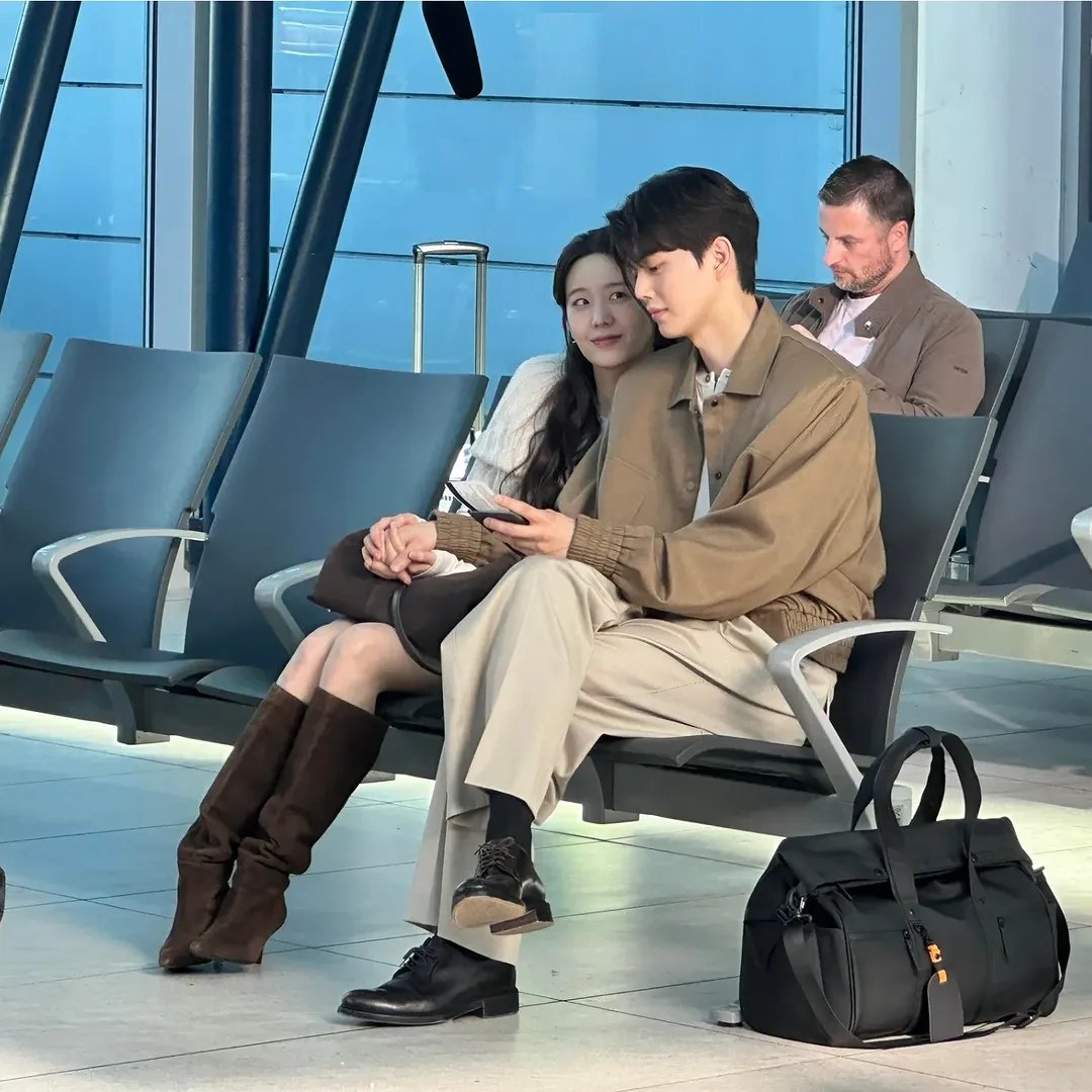 AbedAbed122983's tweet photo. Hold onnn, Kang Biyu and Jae-in are going to Prague??? 😕😕 Don’t tell me they’re actually moving there and staying for good
#songkang #janggyuri #fourhands https://t.co/HtCeuYsDy6