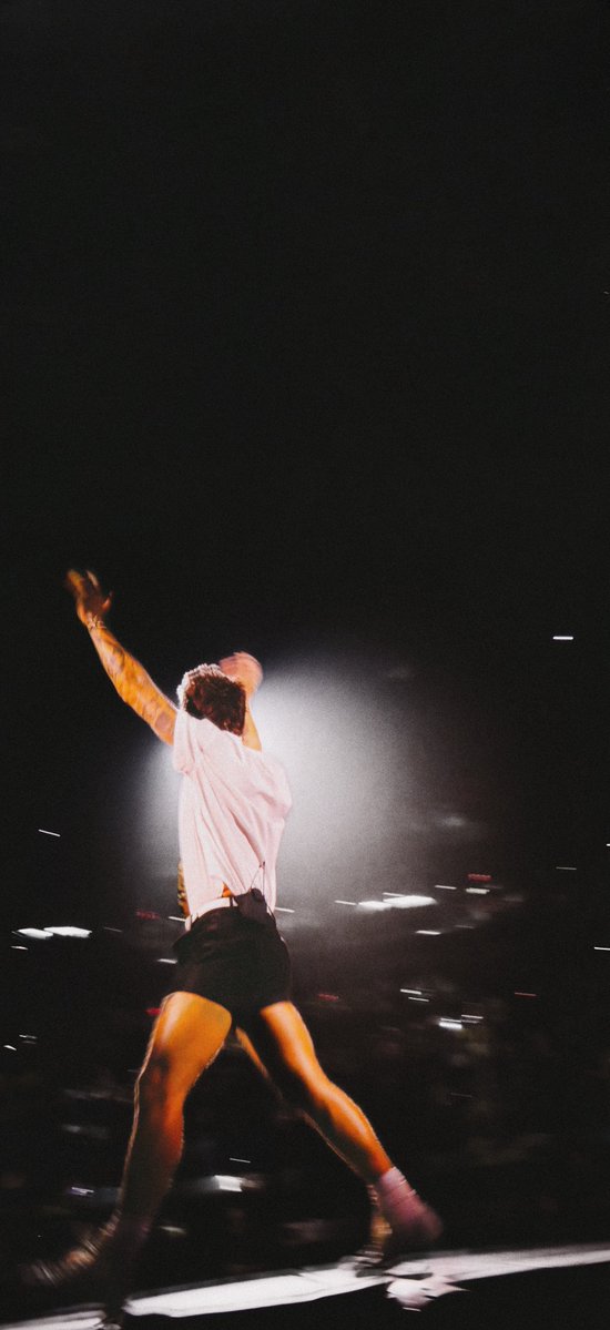 unlockscreen's tweet photo. — Harry Styles | together together tour wallpapers 🪩

like &amp; rt if you use it!! /bel https://t.co/ogTwi4rR3P