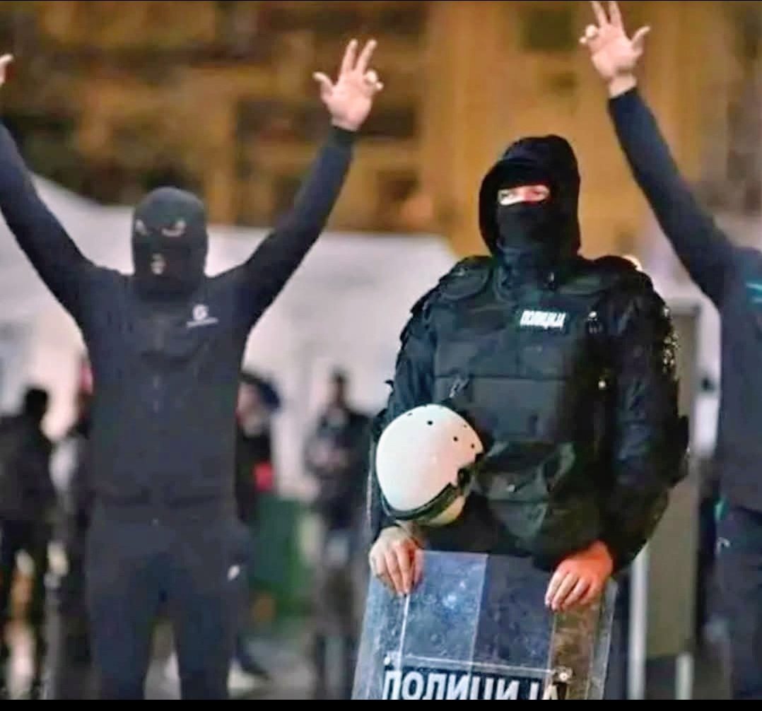 briga_me_bash's tweet photo. @PavlovicJo00 Ovako on doživljava demokratiju... https://t.co/NcfcaRHRIz