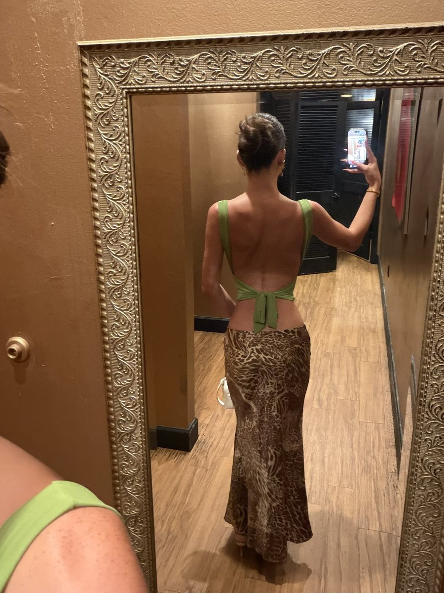 KEIRALG0DDESS's tweet photo. Officially my birthday week bitches. I’ll be expecting big sends and gifts every day. https://t.co/VsGWNUMZXB