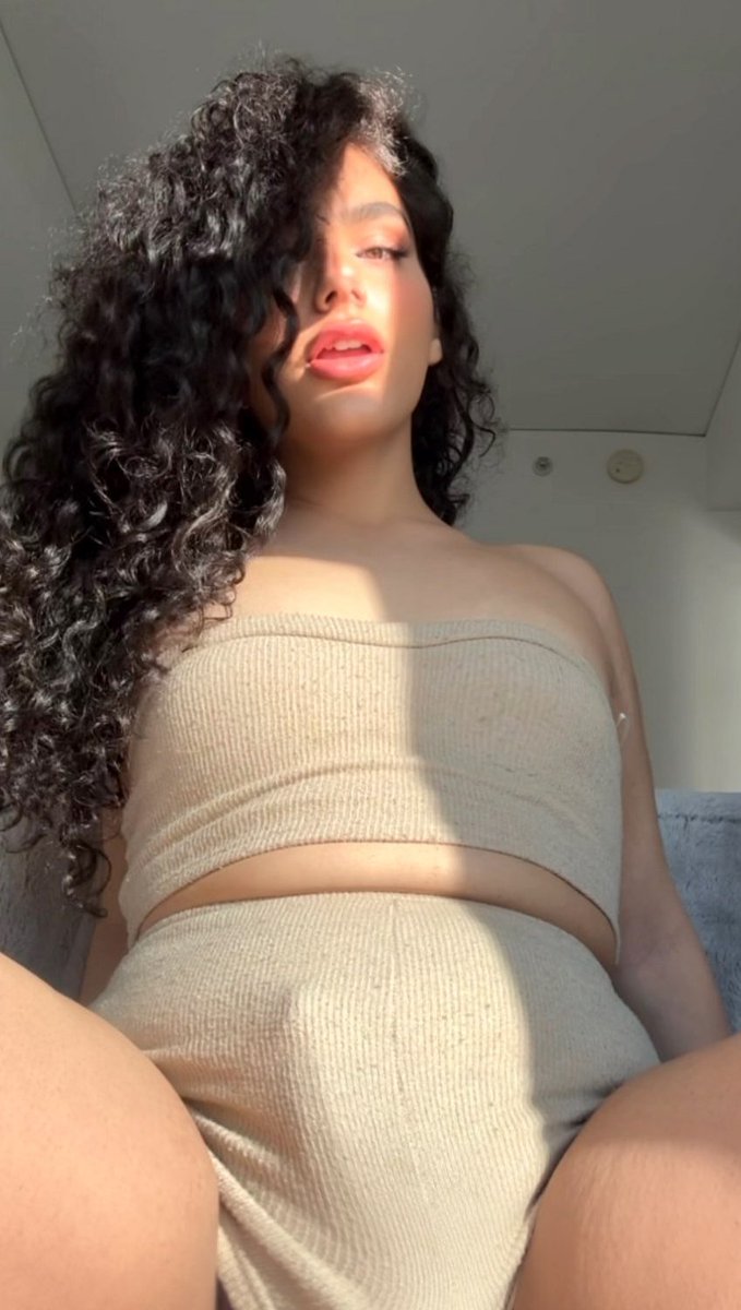 TSindiQueen's tweet photo. Sucking is mandatory on the
first date, are we still going? https://t.co/gxshzyYTZL