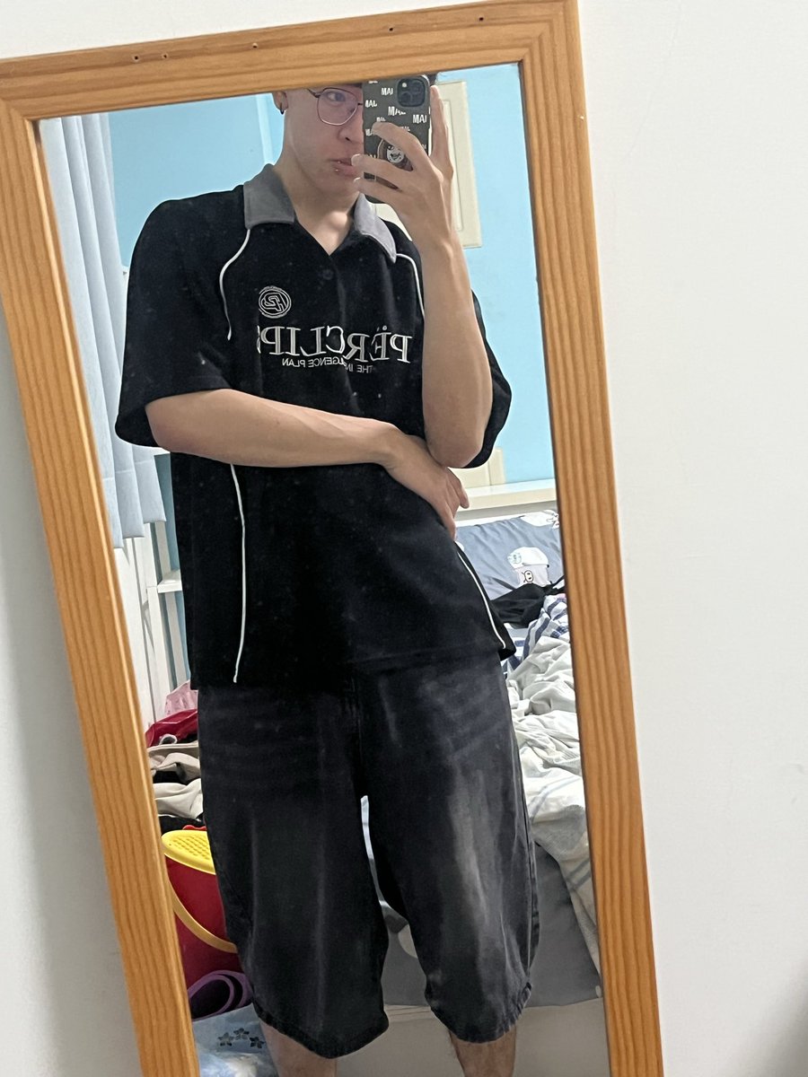 shyhung3's tweet photo. OOTD https://t.co/EPAXIXlRDC
