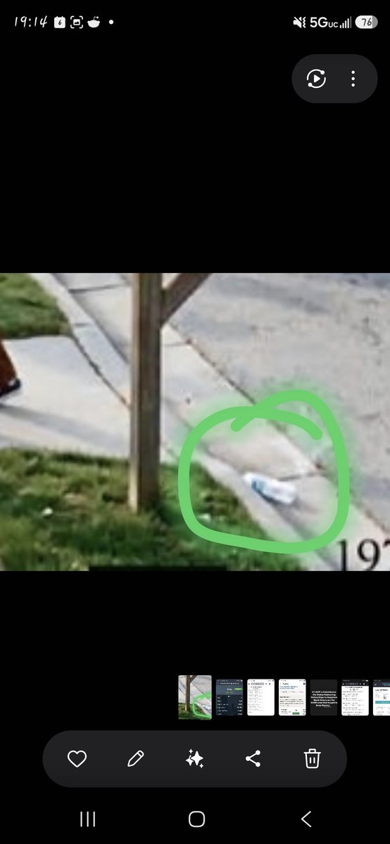 NabiSmith's tweet photo. @us_connie Am I the only one that noticed the water bottle? https://t.co/0vcLmcTbKX