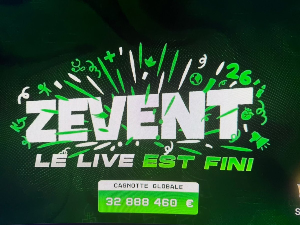 benjisop's tweet photo. Dis @ZeratoR, comment tu veux qu'on continue nos vies quand ça a fini sur un simple écran comme ça avec une musique de fin de stream banale ? Tu te rends compte d'à quel point cet évènement façonne nos vies et nous rend heureux depuis 10 piges ? #ZEVENT #ZEVENT26 https://t.co/XS5C1X84eq