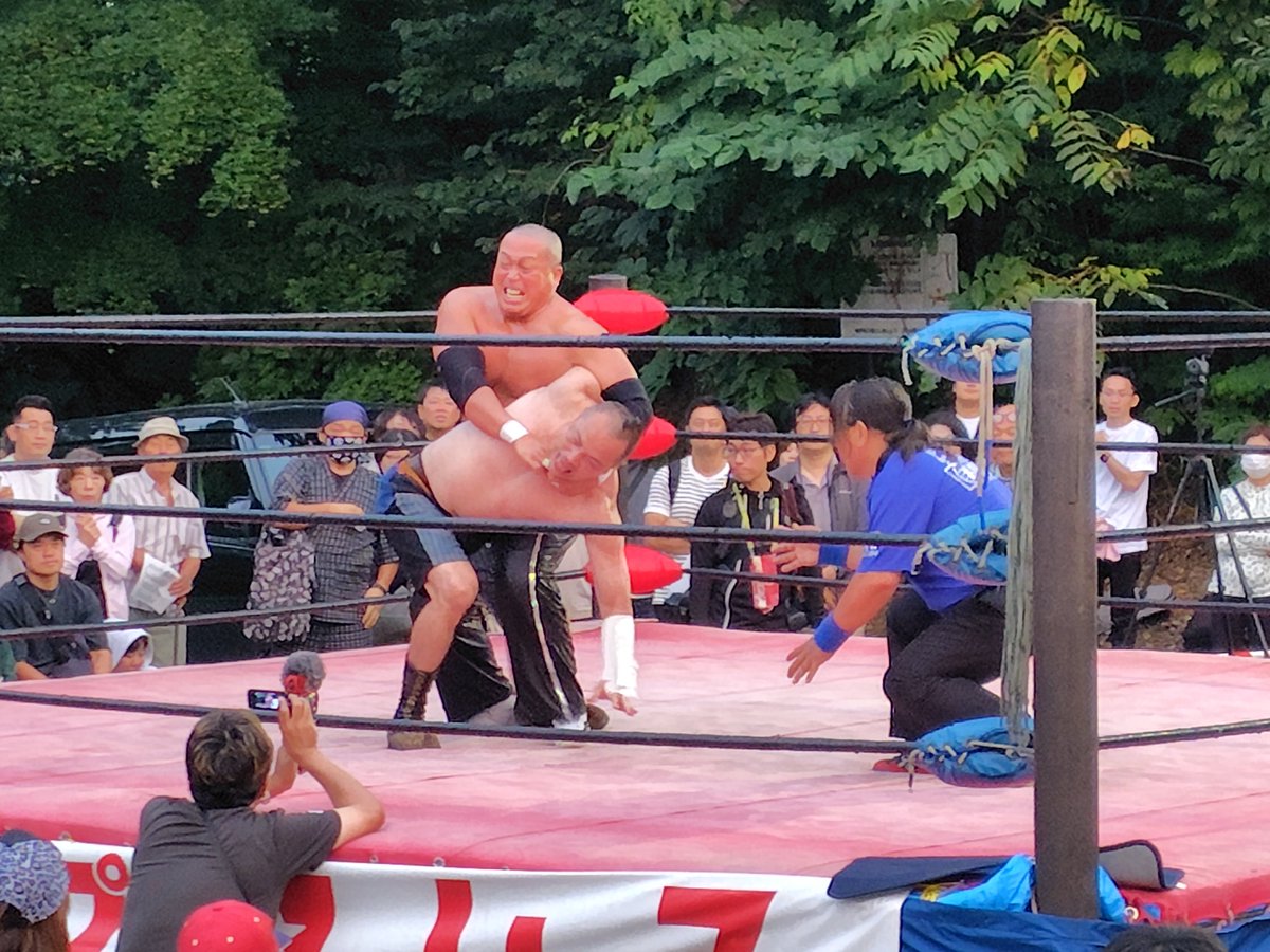b_team1972's tweet photo. 今年も盛り上がった『北都プロレス美幌神社大会』！#北海道 #オホーツク #美幌町 #北都プロレス #美幌神社 #藤波辰爾 #LEONA #斗猛矢 #神田愛実 #ルールルル #北海熊五郎 #秋まつり https://t.co/V3TNQzoQZ8