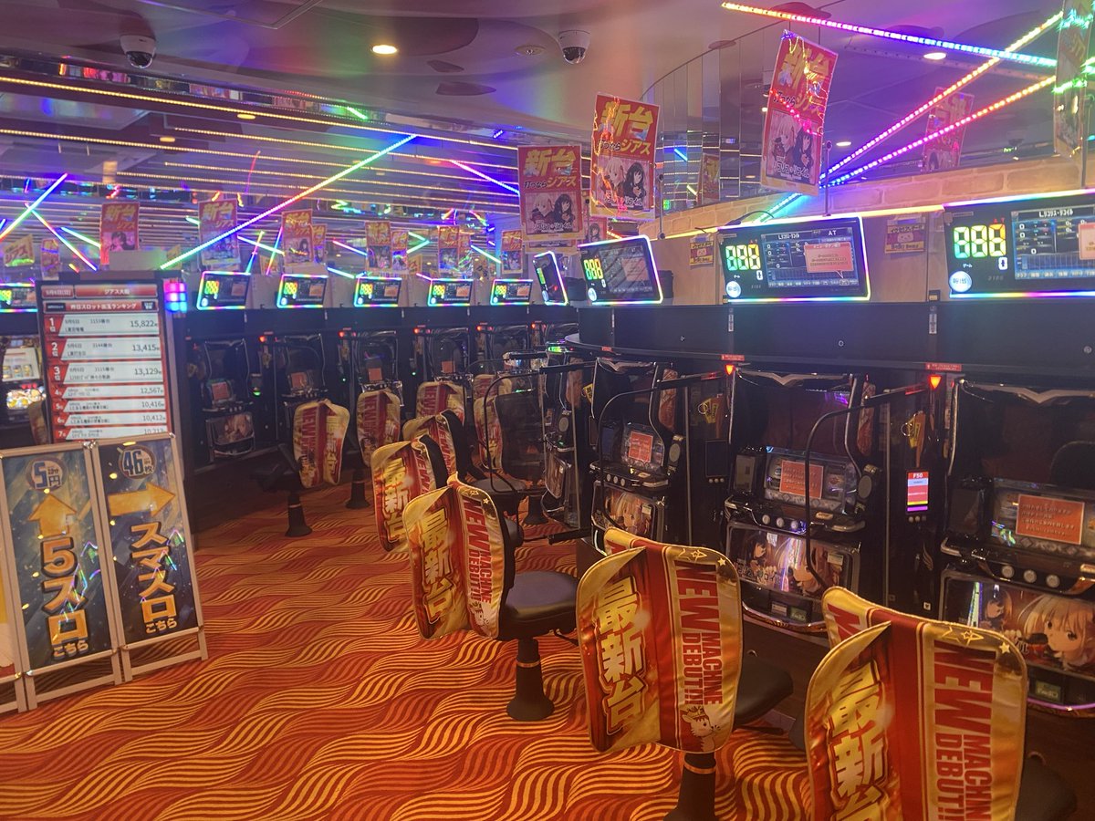 ziath_maki's tweet photo. みゃ〜「新台入替完了‼️」
アッチー、準備万端だね🦔🦔🦔

リコリコ、青ブタの機種情報は3階に置いておきます🙇‍♂️

移動台からも👀が離せない🔥
SAO、戦国乙女等々🔫⚔️
※2階へお引越しです💪

そして本日は7日、、、
月曜日からジアスで決まり👊👊👊
ご来店、お待ちしております‼️

#ジアス大船
#アッチー
#9月7日