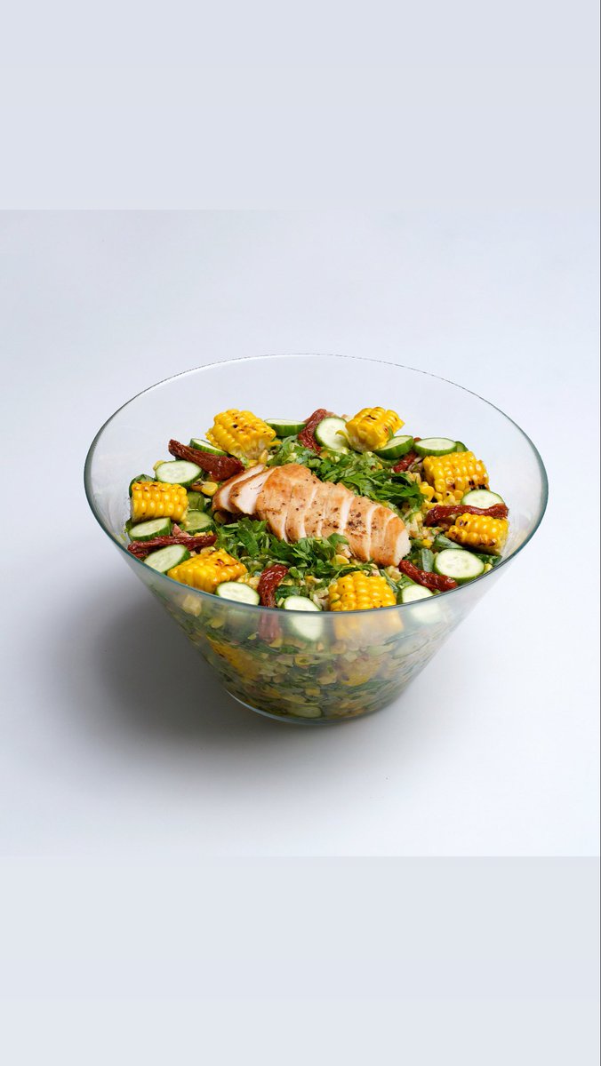 best_salads's tweet photo. سلطة الذره المشويه مع الافكادو والدجاج المشوي مغذيه ولذيذه جربوها مره وبتحبونها وتطلبونها كل مره https://t.co/lYN2YSQJ9c