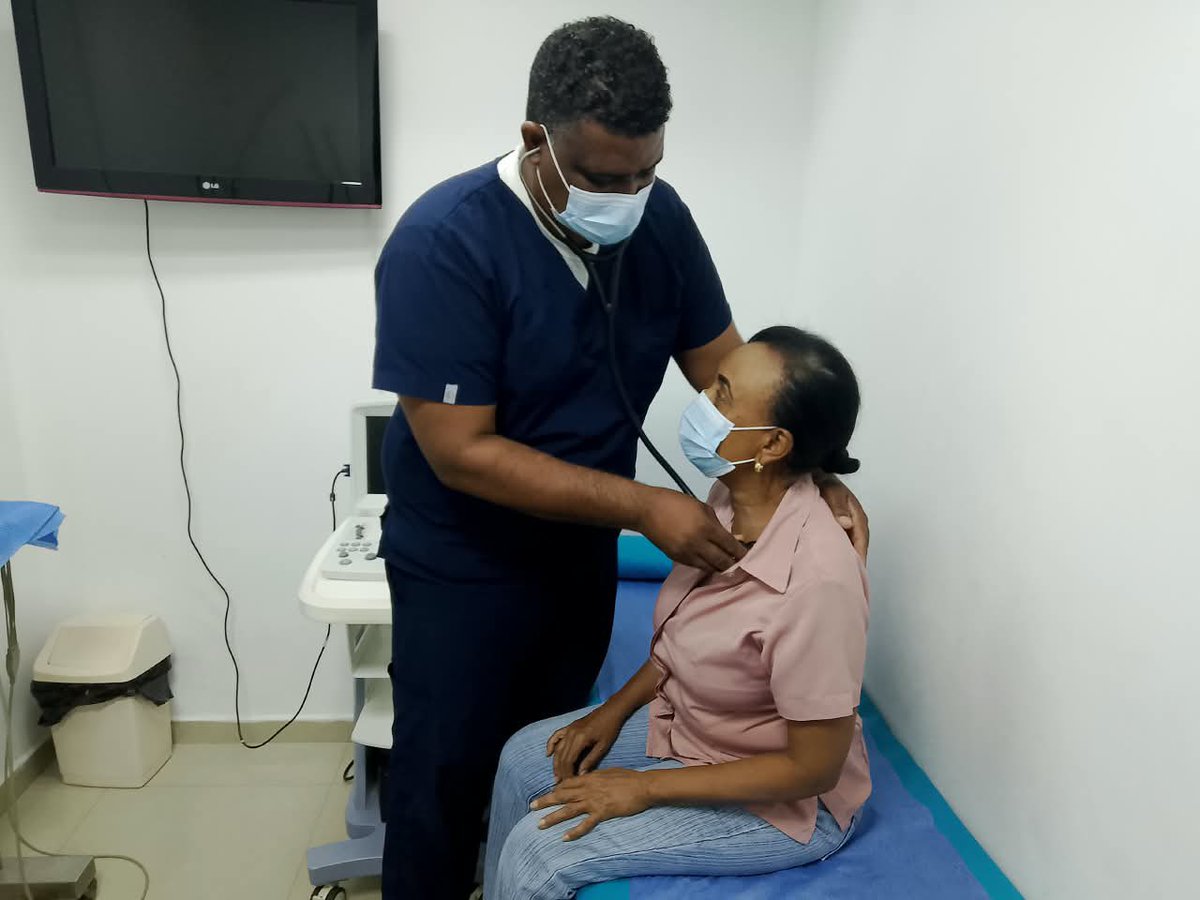 conviteac's tweet photo. Cerramos la semana hoy con masivas concurrencias tanto en Punta Araya en el Municipio Cruz Salmerón Acosta del Edo Sucre, como en Río Chico en el municipio Páez del Edo Miranda: 

Proyecto “Ayuda para Araya” financiado por el FHV @OCHA_Venezuela 
✔️59 personas atendidas en jornada de salud 
✔️ 102 personas recibieron lentes (64 adultos , 30 personas mayores, 9 niños) 

Proyecto Clínicas Móviles de Apoyo Post Emergencia en alianza con @GOAL_Global 
✔️84 personas atendidas en jornada de salud