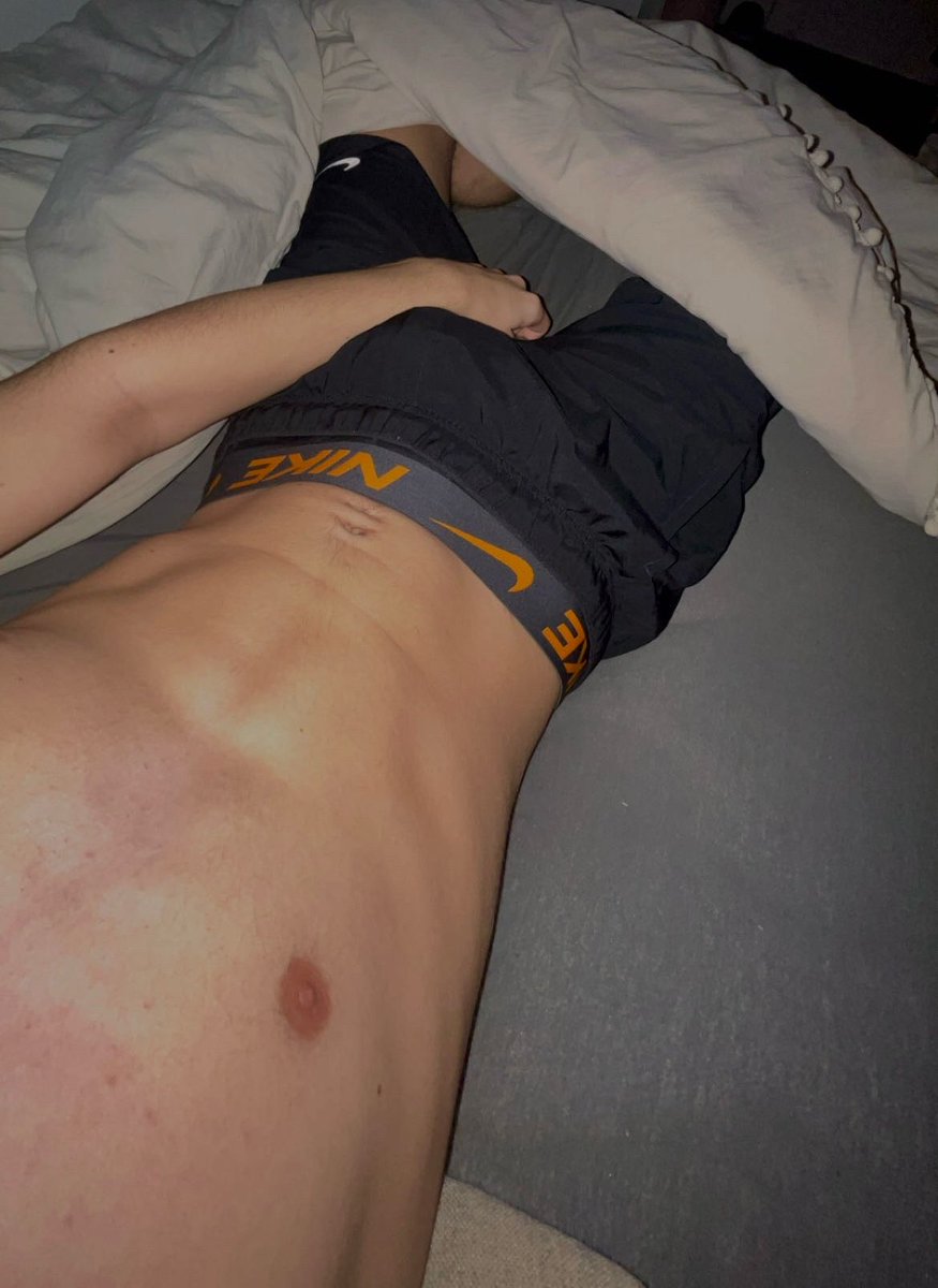 brn_j8's tweet photo. Qui viens remplacer ma main ?
#gay #mlm https://t.co/HFmtUC2Ia8