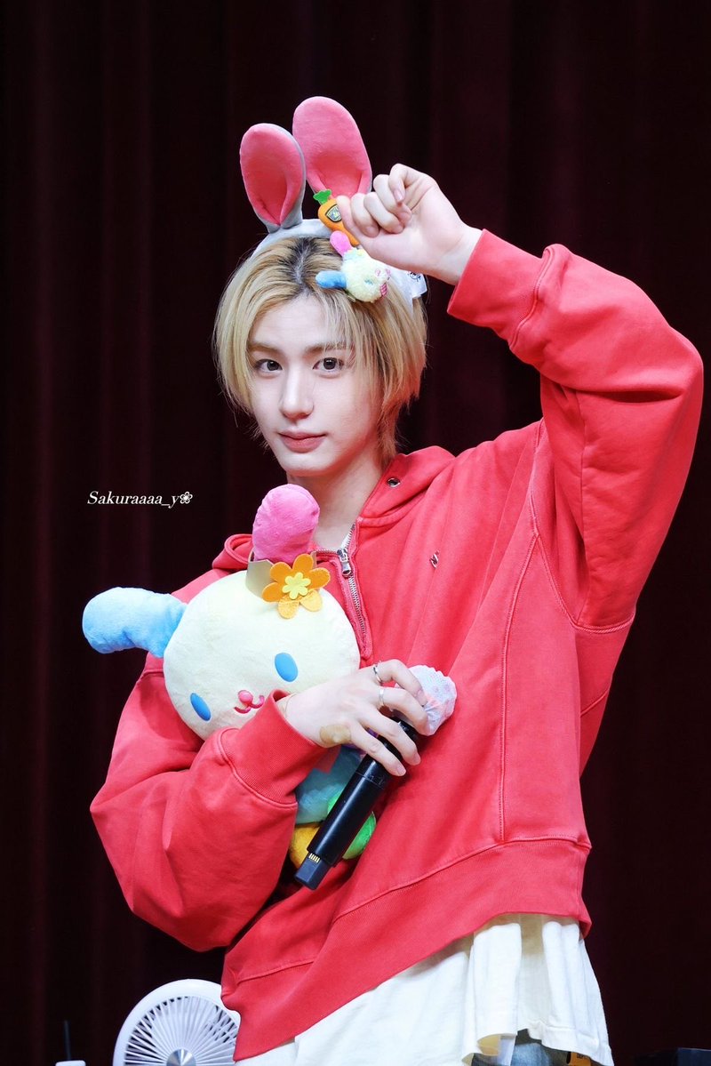 alien21eyo's tweet photo. 끼하니..🐰💕 https://t.co/nHobOeczFK