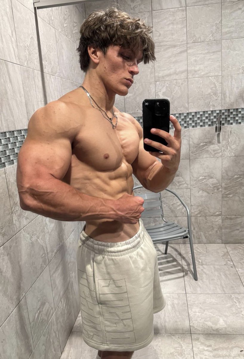 Alphabrad500's tweet photo. My little paypigs know the rules: if you want my attention, prove you’re useful. 💸
#serve #SERVE #alpha #finsub #findomsub #cashmaster #obey #drain #findom #domination # https://t.co/Y23Vf45Bhi