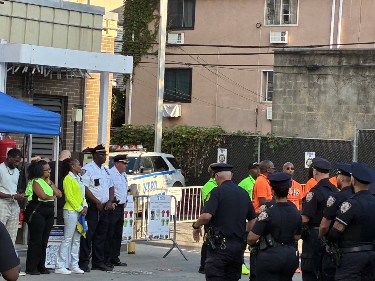NYPD67Pct's tweet photo. Strong turnout at the Labor Day detail roll call with our local elected officials and CMS partners. As the weekend festivities continue, we are unified in our mission to protect, serve, and uplift the 67 Precinct. Safety and unity go hand-in-hand. https://t.co/90yHTeuuO9