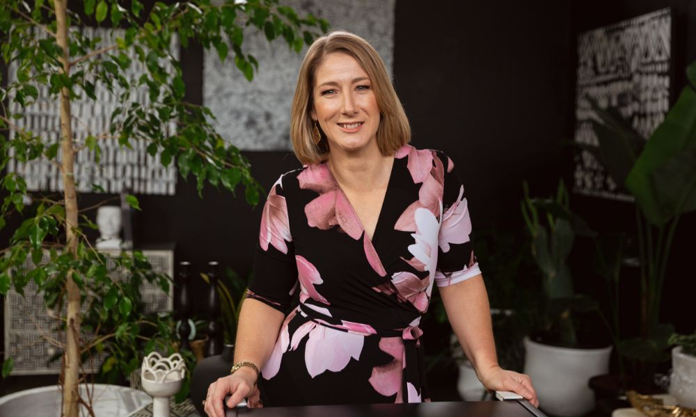 barryvienet's tweet photo. A really good article. "The sweet spot is being hard on the behaviour while staying soft on the person." - How HR leaders can de-escalate conflict before it explodes https://t.co/jynbld5SxB https://t.co/IrkBUd1glP