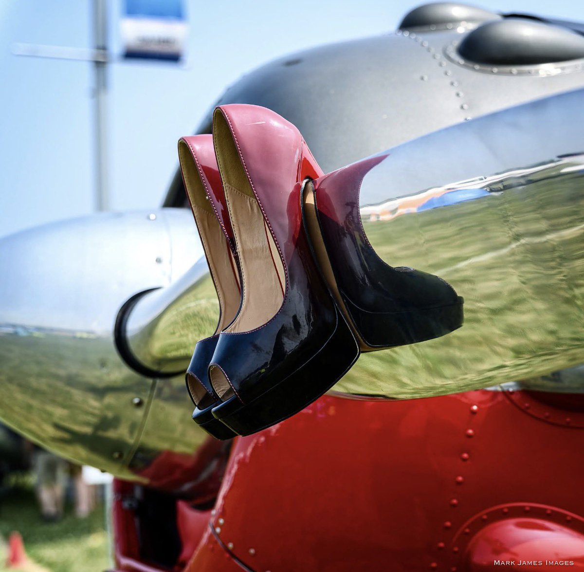 wallstbull37's tweet photo. @smartertrader A picture on the left from my brother at the Oshkosh Air Show. And from the EAA something for those who shorted memory!!! Let's get it this week!!! Boom!! https://t.co/XfwX2nlSTG