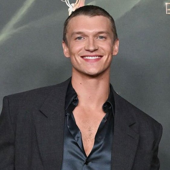 sboficial's tweet photo. Connor Storrie no #Emmys. https://t.co/xdosMfrzZa