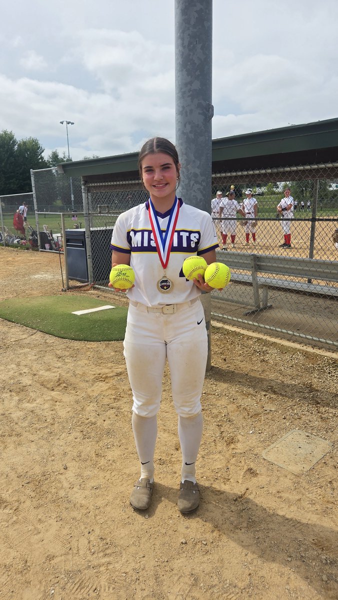 Misfits2027's tweet photo. 🚨HOMERUN ALERT🚨  @Callieevers28 with not 1, not 2, but 3 homerun balls from today at the S&amp;C Labor Day Showcase Tournament in Lakeville,MN. 2 no doubters in the championship game! 🙌🏼  GREAT JOB CALLIE! https://t.co/bIExNJ7Pu2