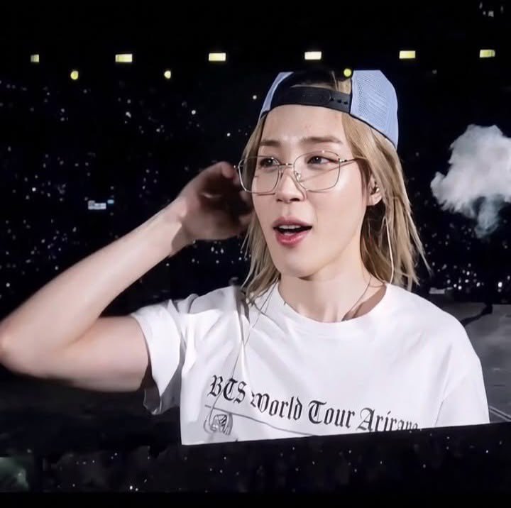 izum0chi's tweet photo. the backwards hat ……….. https://t.co/fkABH74wSA