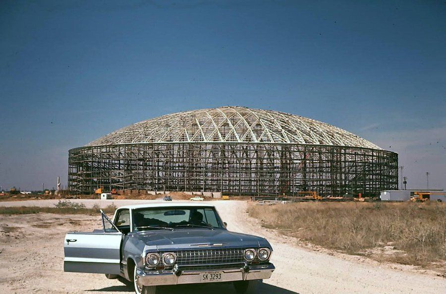 baseballinpix's tweet photo. Astrodome under construction, 1964. The stadium would open in April 1965, costing $35 million. https://t.co/OtQWGlEwrk