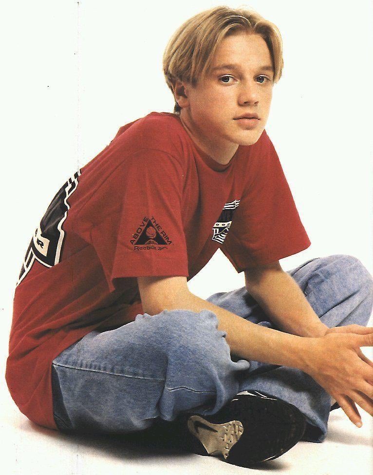ChartUpdate_'s tweet photo. Happy 48th Birthday to Devon Sawa! 

An actor whose memorable roles in Casper, Final Destination and Chucky have made him a familiar face across generations of film and television fans. https://t.co/SYjcFzZZHL