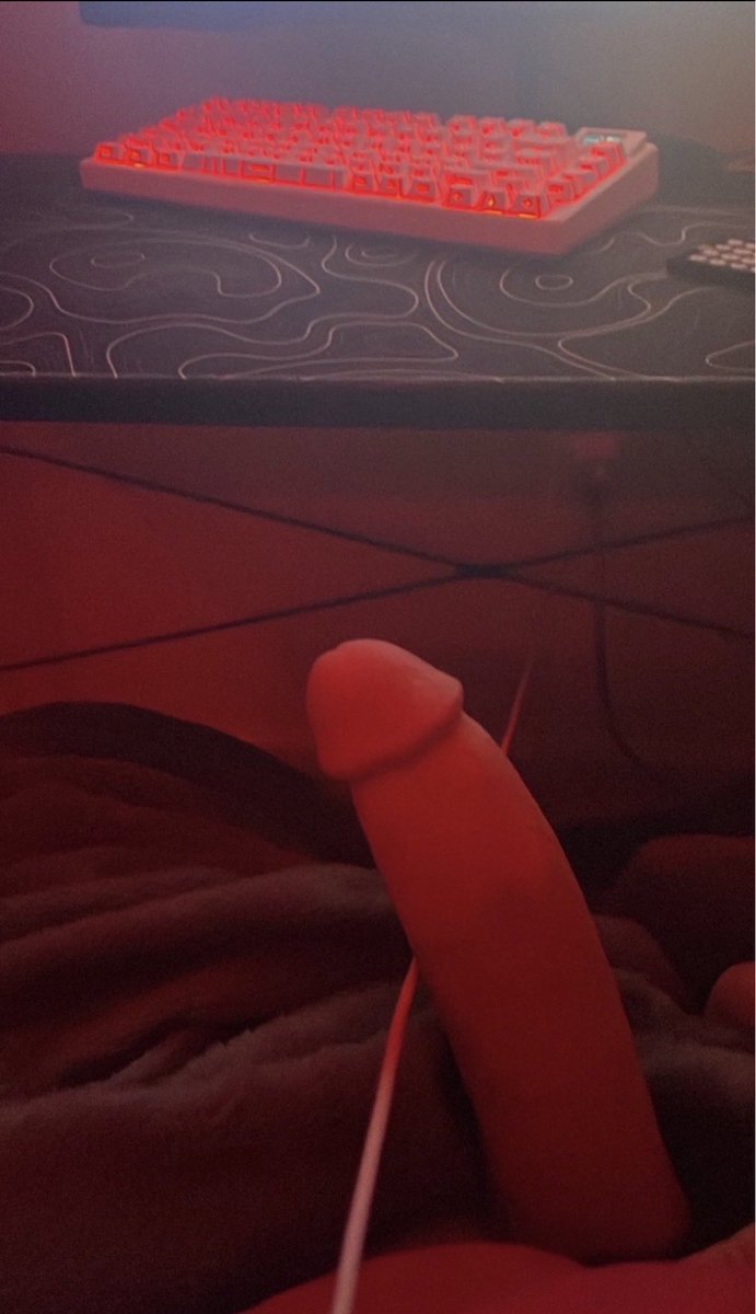 blurr7set's tweet photo. i’m so bored anyone down to trade #boner #nsfwtwt #horny #trade #russian #masturbate #leaks #trade #leak #nude #dick #pic #daddy #girlfriend https://t.co/RjeP9ZqTI9