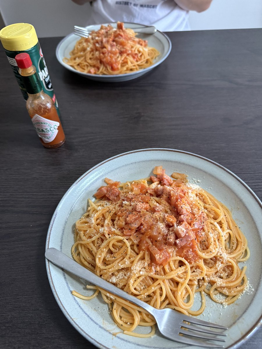 yoshi60094023's tweet photo. 週末は彼氏くんとIKEAと東京インテリアへ家具みに行った
ご飯はパスタに唐揚げともに美味しかったよごちそうさまー https://t.co/n1U8Svcww4