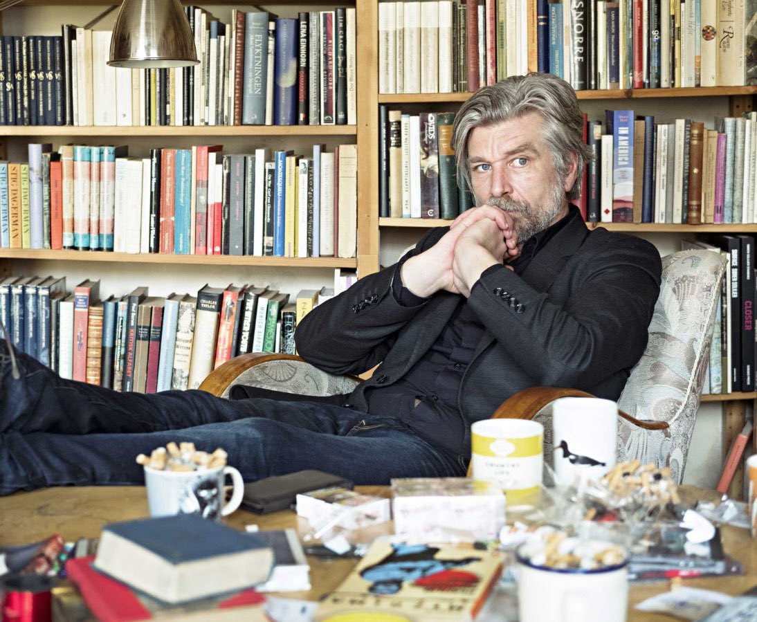 AmericanGwyn's tweet photo. Karl Ove Knausgaard in his home library over the years. https://t.co/h7zCUQAo0f