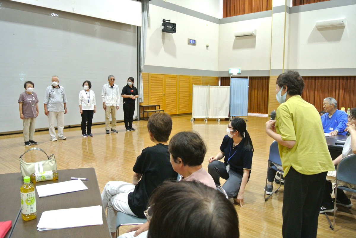 minamisomask's tweet photo. 生活支援コーディネーターは、『第２回ふれあいサロン交流会』を鹿島区で開催しました🙌
南相馬市役所長寿福祉課からの講話と、すぐできるレクリエーションを行った後、情報交換会を行いました😊参加者のサロン同士で交流会をしようと、連絡先を交換している方もいて、良い交流会になったようです✨ https://t.co/DgU29nZjR4