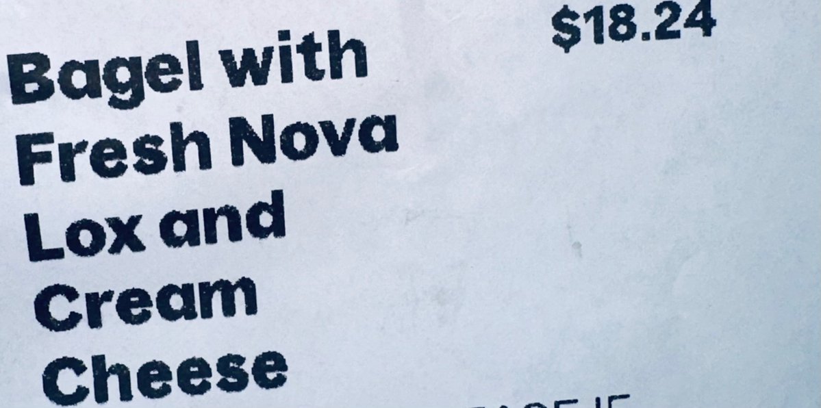 7up23's tweet photo. @Grubhub @GrubhubSupport As a disabled 12+ yr loyal member, I paid $19 for a lox bagel.
The store omitted lox, sent burnt bread &amp; the owner SCREAMED/CURSED ME OUT🤬
Supervisor refused refund.
Why protect merchants who ABUSE customers?
Fix this &amp; give me #REFUND &amp; #JUSTICE‼️ https://t.co/RdQCH4joIo