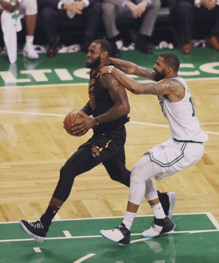 bronhistory's tweet photo. "Dad, how did teams defend LeBron?"

(H/T @BallsackSports) https://t.co/H0e15FmYtm