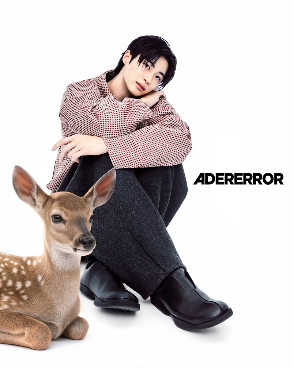 _adererror's tweet photo. Poetic Project: ‘Time After Time’ with Byeon Wooseok

Scene 03.

A sense of mystery that awakens curiosity and wonder.

배우 변우석과 함께 펼쳐지는 신비로운 서사, 그 안에서 마주하는 호기심과 동경의 순간. 

[Launch Schedule]  
•Sep 9th: https://t.co/SzPkX8nH0G & T-mall   
•Sep 10th: All Offline Store (KR, JP, CN)

#ADERERROR #PoeticProject #VeilinSneaker #VanierBag