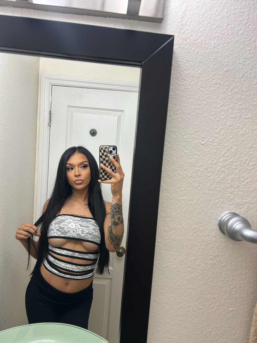 ElaynaBlack's tweet photo. 🖤🤍 https://t.co/mXot328aaH