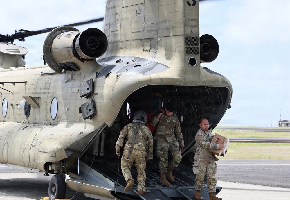 Paladin60's tweet photo. Hawaii Guardsmen unload equipment from a CH-47 Chinook, Lihue, Hawaii, Sept. 5, 2026. In preparation for Hurricane Lowell, the HING is pre-positioning personnel, equipment and high-wheeled vehicles on Kauai to be ready to respond as requests are received. HING is working closely with the Hawaii Emergency Management Agency, county emergency management agencies, and other response partners to prepare for the storm. (U.S. Army National Guard photo by Staff Sgt. Randall Corpuz)