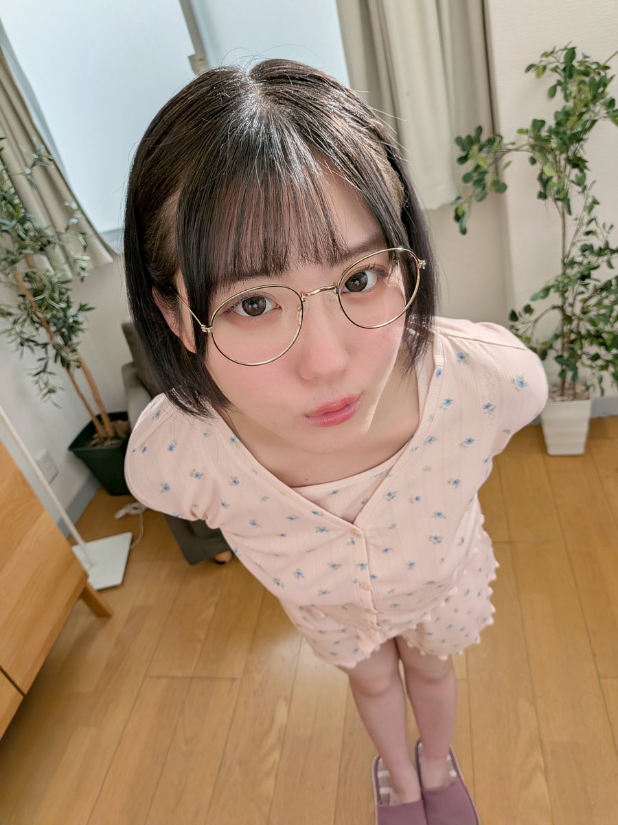 maxgotoh's tweet photo. メガネっ娘が半端なく可愛い小鈴みかんちゃん！ https://t.co/T9jsr5onC8
