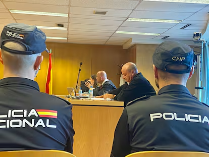 mrspain71's tweet photo. El V-Dem Institute de Suecia alerta en un informe de la pérdida de calidad democrática en España.

Señalan a jueces y cuerpos de seguridad del estado, por vinculaciones políticas y actuaciones de dudosa independencia.

Destacan la "Kitchen", el caso del FGE y al juez Peinado. https://t.co/9hPmRAVX9E