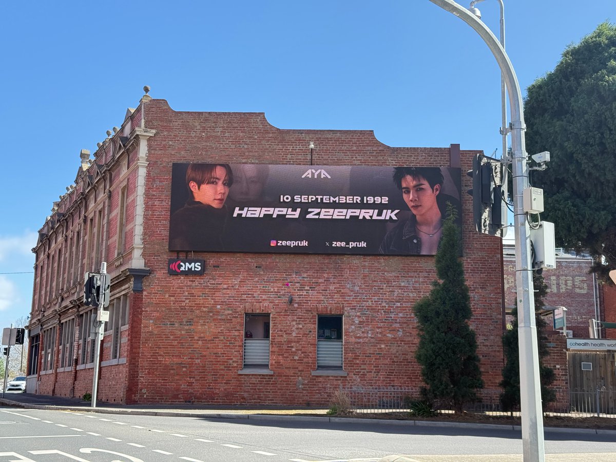 GLOBAL_AYA_'s tweet photo. 🥇The 1st place reward for 2026 ASIAN ARTISTS OF GLOBAL INFLUENC has been placed on Melbourne, Australia - 4-12 Buckley St, Melbourne LED Screen

⏰Sep 7 - 13 (local time)

🎉HBD to Zee Pruk 🎂

🥰Thanks @ZeePruk_OFC for the help.
 
#ZeePruk 
#ARTISTOFTHEYEARAWARD https://t.co/fd5bV0XiyV
