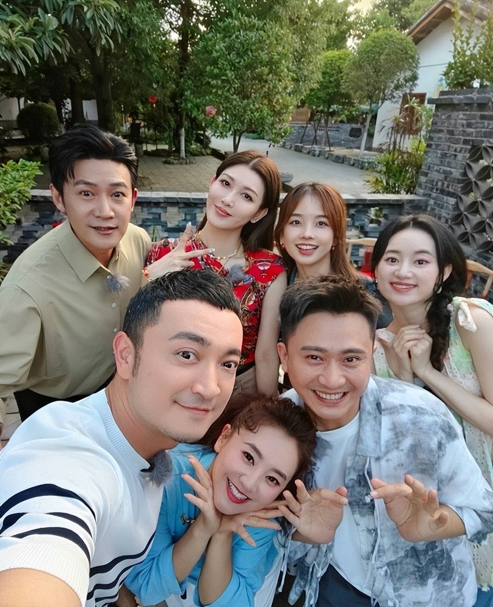 amiru101484's tweet photo. Just wrapped filming for the hit variety show! Had such a blast with the team and can’t wait for you guys to watch the new episode this Friday https://t.co/Mbm3MHA0oQ