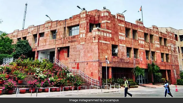ndtv's tweet photo. JNU Professor Accused Of Harassment, Offered Extra Marks For Sexual Favours https://t.co/qi1yNKxzkM https://t.co/hh7jqYA31S