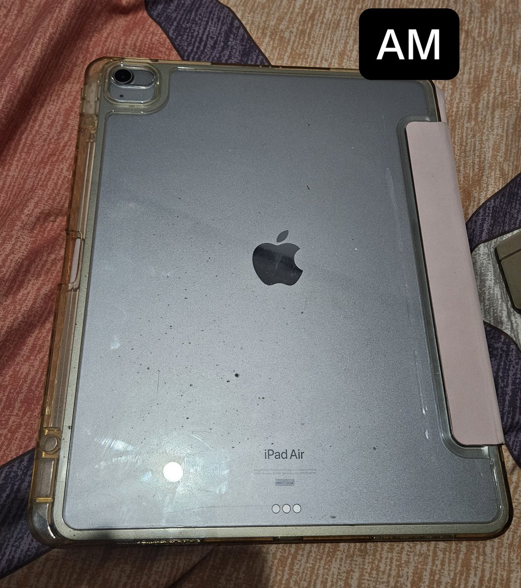 itsnilanin's tweet photo. [HELP RT GUYS makasii]

WTS IPAD AIR M2 13 INCH LIKE NEW 

- PERFECT CONDITION
- ANTI GORES &amp; FREE CASE
- COD
- PEMAKAIAN SANGAT JARANG (pakai pertama mei 2025, barang produksi des 2025)

feel free to ask by DM. dijual karna kegedean 

harga 9,500,000🙏🏻💐🧚‍♀️✨️

#wts
#wtb https://t.co/IUUPUfUn0y