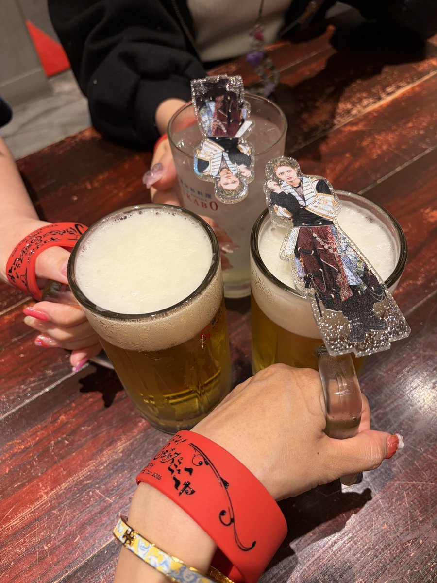 riboutan's tweet photo. ろくな写真ない
台風くると思って越谷前乗りしたらこなくて無駄にお泊まり会を開催して3時間睡眠でイベントに行き10時間寝てワンマンツアー初日を迎えました😊
楽しかったから(๑˃̵ᴗ˂̵)و ﾖｼ! https://t.co/ejdWRKYyCd