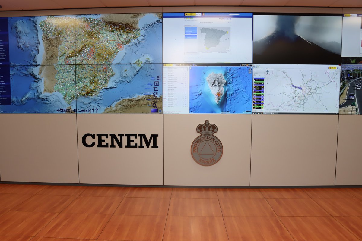 vostSPAIN's tweet photo. Buenos días.

Antes de comenzar la jornada, consulta el Visor de la Red de Alerta Nacional – RAN – de @proteccioncivil :

⛈ Avisos por meteorología adversa
🔥 Riesgo meteorológico de incendios forestales
❗ Últimos sismos registrados

https://t.co/jFcxNe6TsI https://t.co/iLG6bQHqD4